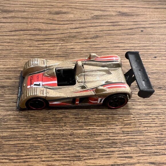 Hot Wheels Cadillac Lmp Die-Cast Car Gold & Red Racing Model - Picture 1 of 4
